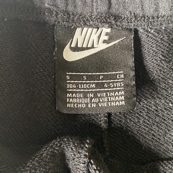 Black Nike 5s 104-110 cm 4-5 years old sweatshirts - Picture 3 of 3